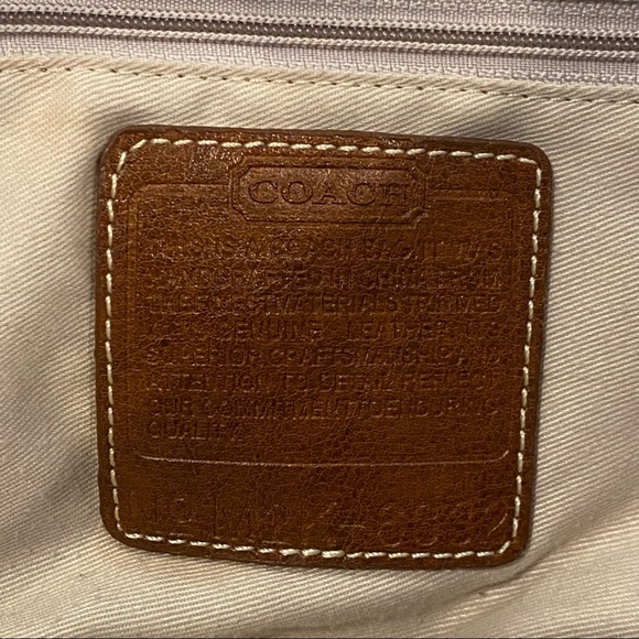 Coach logo clutch brown and tan - Picture 4 of 8